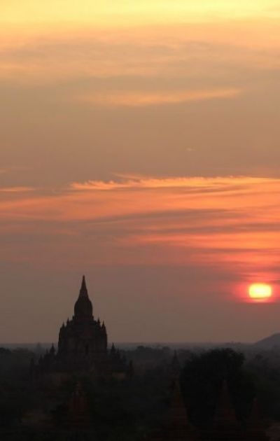 Andrew Allan Cycling on the  tour with redspokes